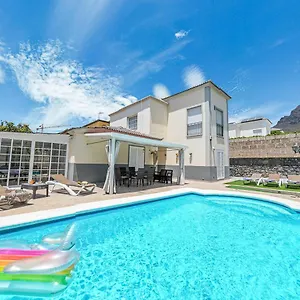 Cozy In Madronal De Fanabe With Large Private Pool , Costa Adeje (Tenerife) Spain